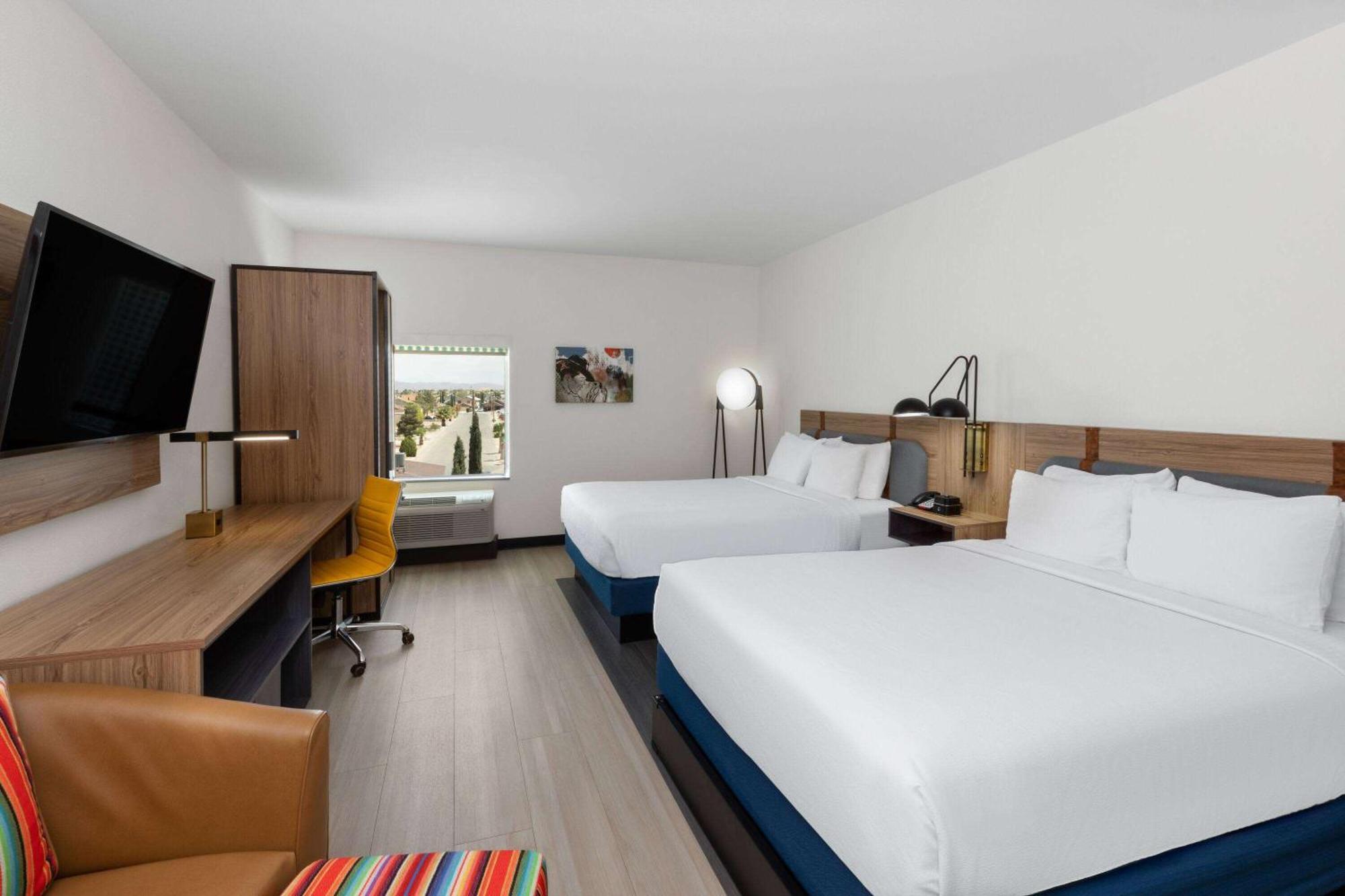 Hotel La Quinta & By Wyndham East Loop-375